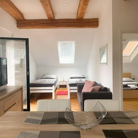 Ela's Apartamento Komenda