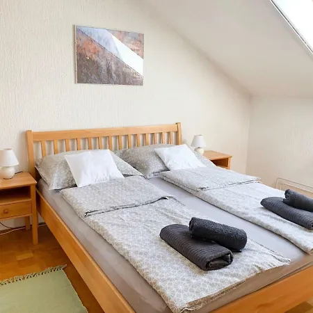 Διαμέρισμα Ela's